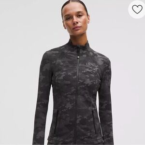 Lululemon 2 piece set define jacket with matching yogas black camo sz10